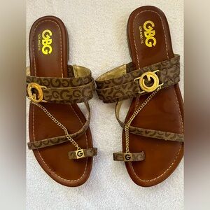 GBG Los Angeles toe ring chain slide sandals